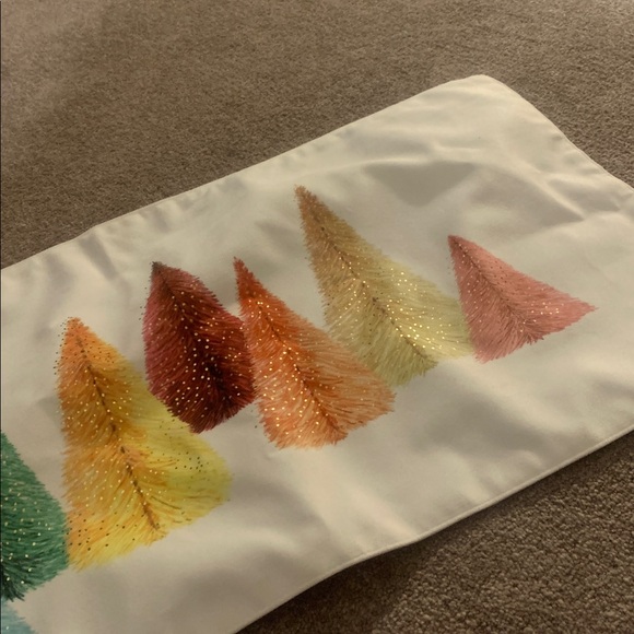 Table runner - Picture 6 of 6